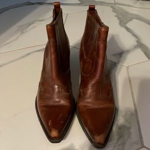 Sam Edelman brown boots in a size 8. I think I wore them once.